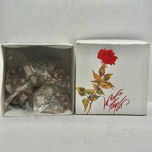 Vtg Lord & Taylor Beaded Flower Napkin Rings Gold Silver Set of 4 With Box